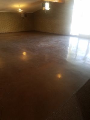 Before & After Scrub & Wax Stained Concrete Floor in Tempe, AZ (1)
