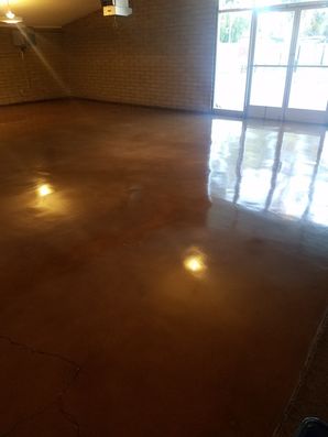 Before & After Scrub & Wax Stained Concrete Floor in Tempe, AZ (2)